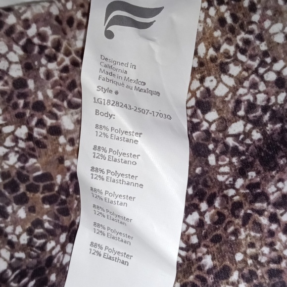 🆕Fabletics Define PowerHold High-Waist 7/8 Leggings Serpentine Print Size Small - Picture 14 of 14